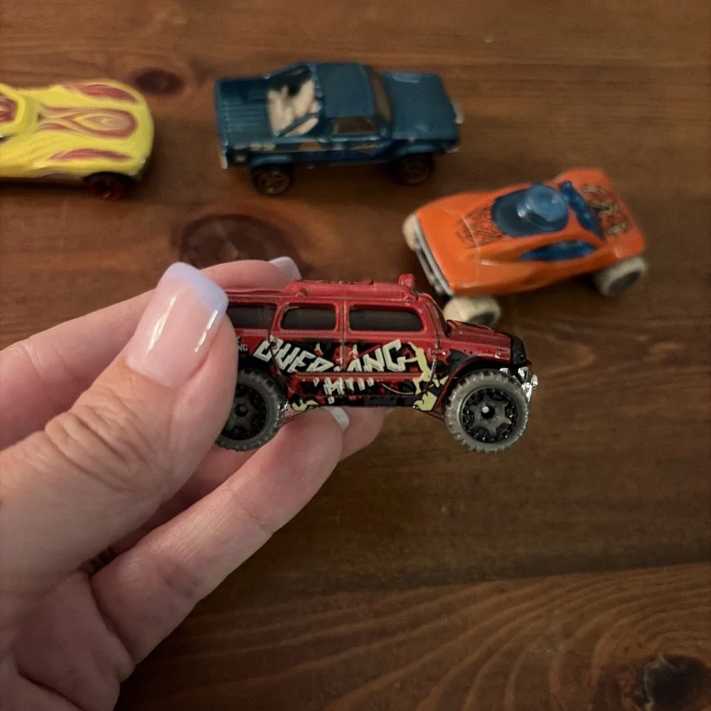 LOT‎ OF 6 HOT WHEELS CARS